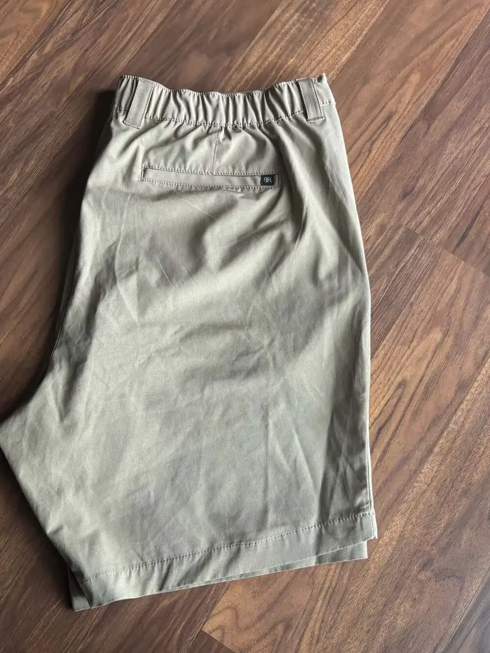 Banana Republic Men's Quick-Dry Flex Waistband Flat Front Shorts in Elmwood, Siz